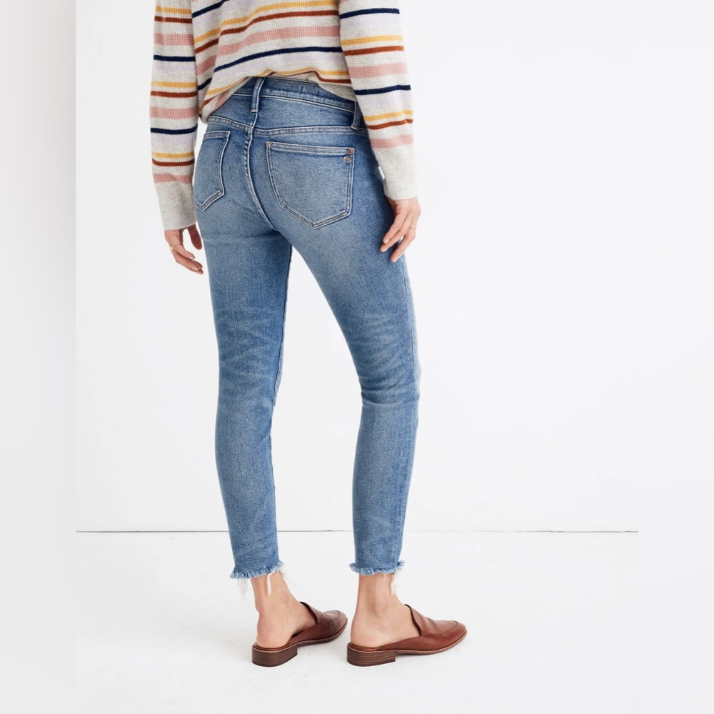 Maternity Side-Panel Skinny Jeans - Picture 3 of 9